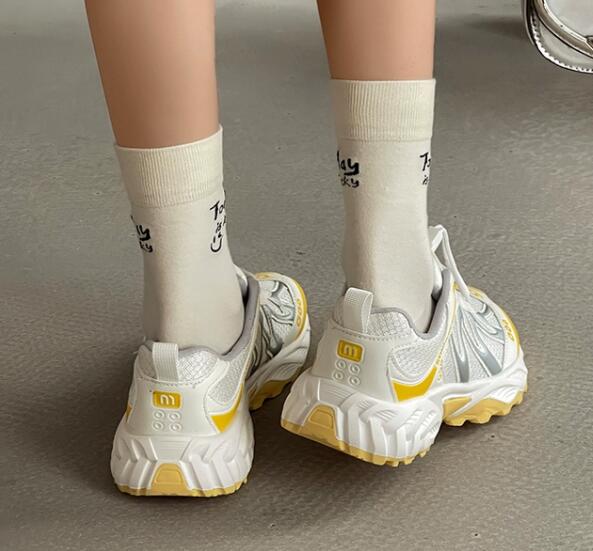 2025年最新レディース厚底ランニングシューズ