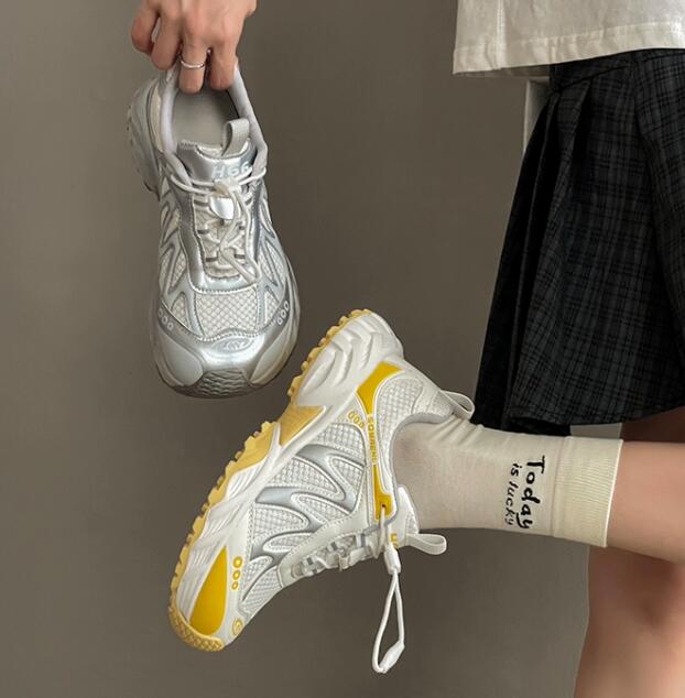 2025年最新レディース厚底ランニングシューズ