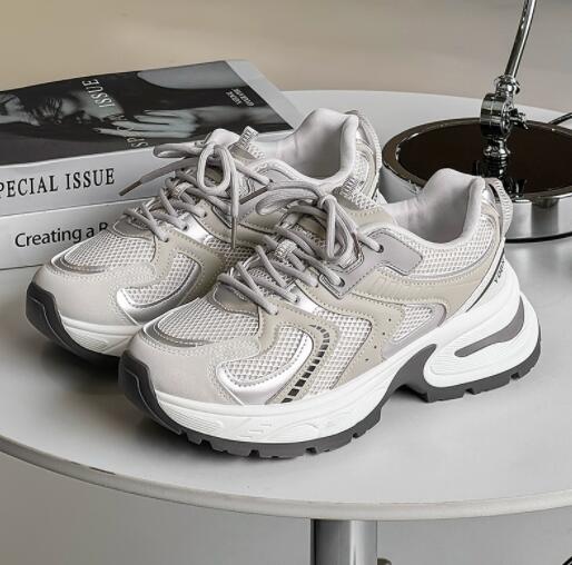 厚底メッシュランニングシューズ男性用運動靴