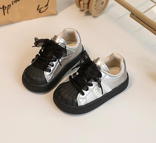 キッズ用マジックテープ式ランニングシューズ