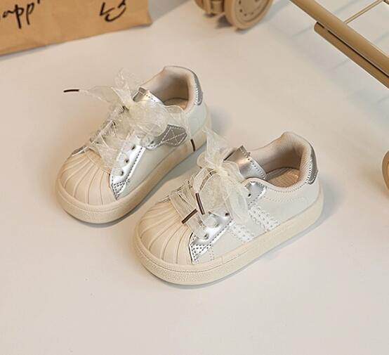 キッズ用マジックテープ式ランニングシューズ