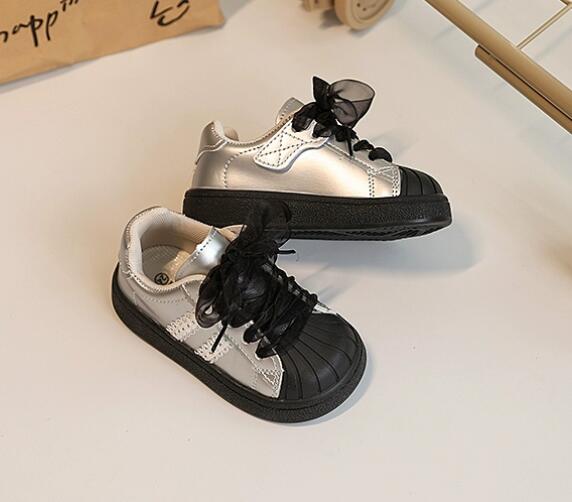 キッズ用マジックテープ式ランニングシューズ