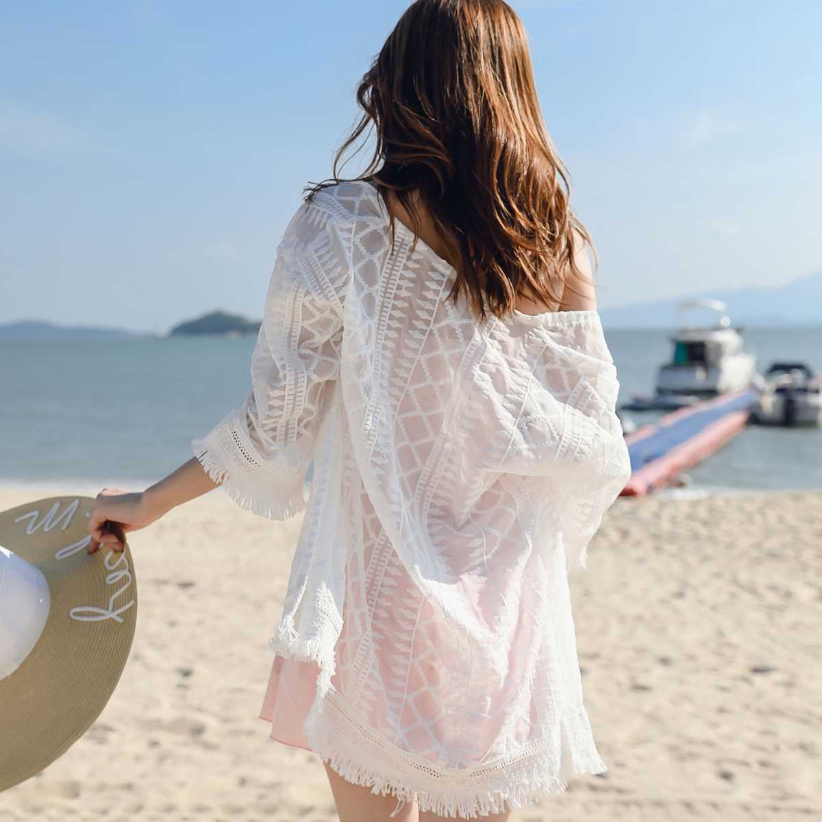 夏のビーチスタイルを楽しむ！おしゃれなシャツのレディースラッシュガード5選