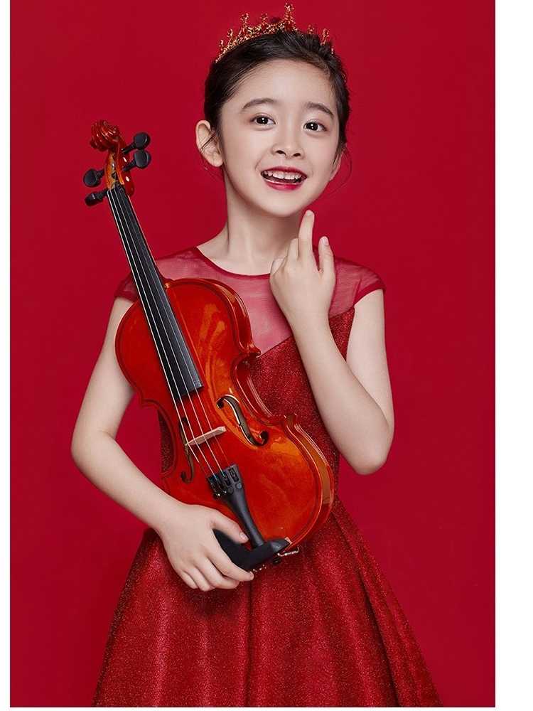 赤の洋服で魅力倍増！あなたの個性を輝かせるアイテム5選