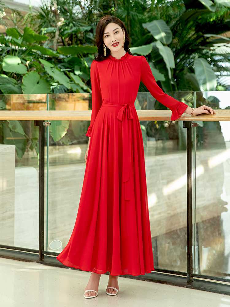 魅力的な女性に変身!レディース ワンピース 赤で特別な日を彩るアイテム10選