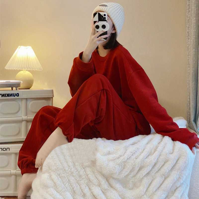 着心地抜群！赤コーデ スウェットで楽チンおしゃれを叶えるアイテム5選