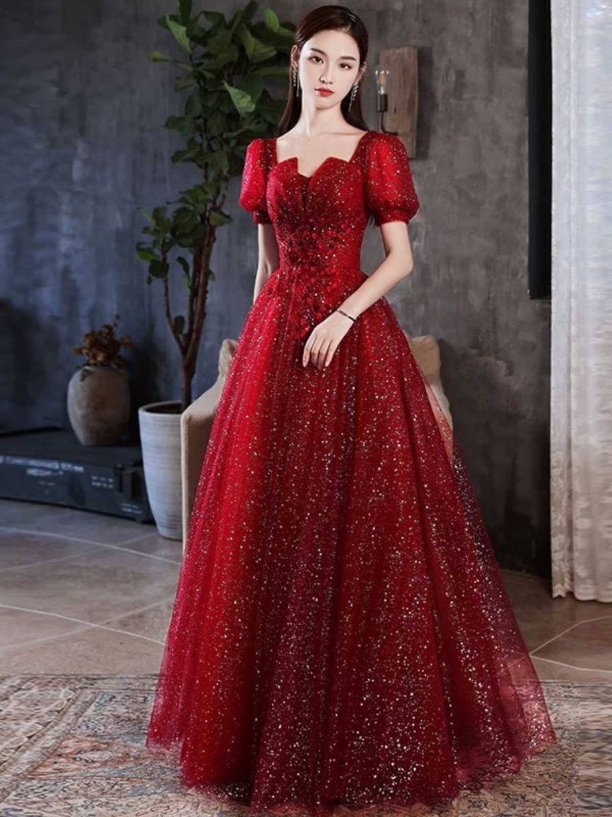 憧れのドレスで特別な夜を！赤コーデで輝く瞬間を演出するアイテム5選