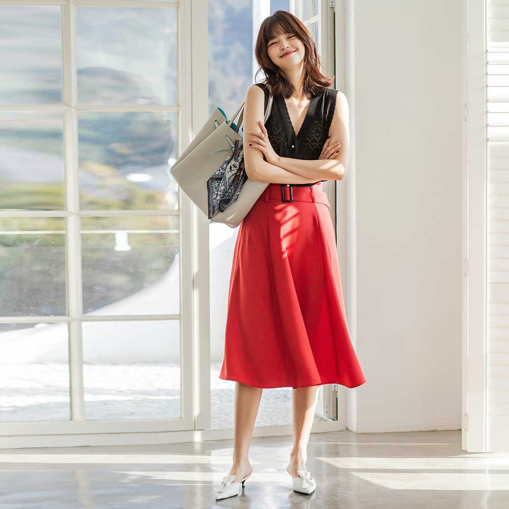 夏にぴったり!赤チェックスカートコーデで爽やかさを楽しむアイテム5選!人気の赤チェックスカートをご紹介