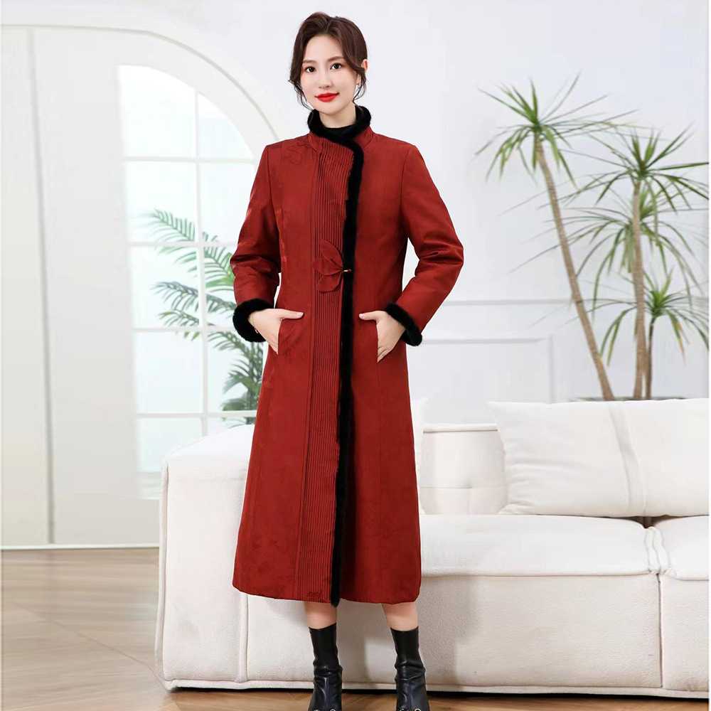 冬コーデを華やかに彩る!赤アイテムで毎日が特別になる5選