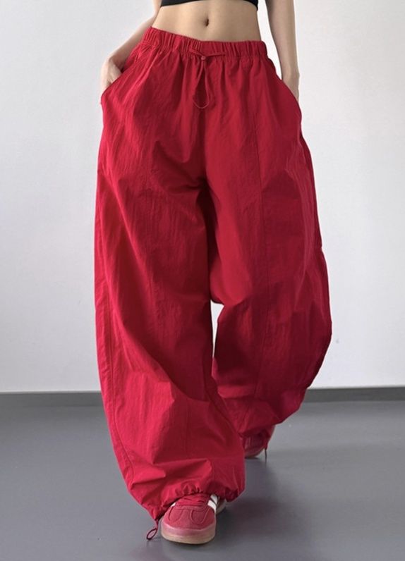 赤コーデ ゆったりシルエット超幅広バルーンパンツ