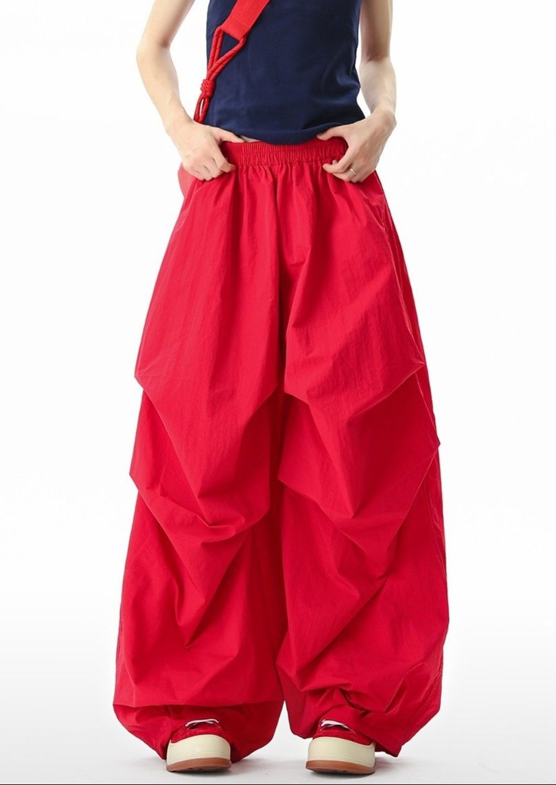赤コーデ 立体ドレープデザインワイドバルーンパンツ