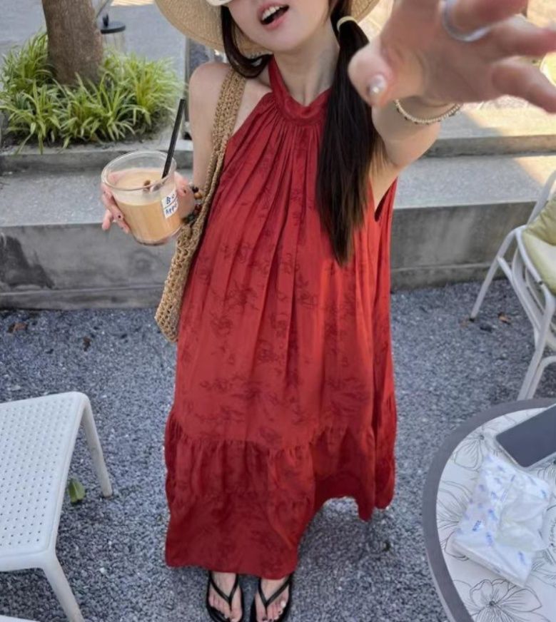 赤コーデ 花柄ジャカード首掛けティアードロングスカート