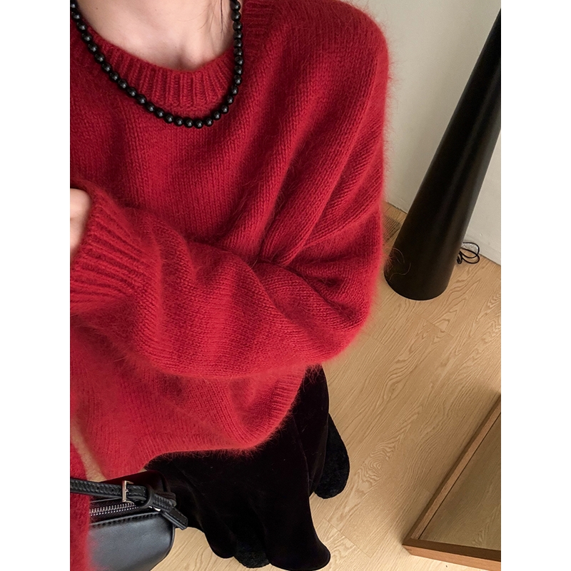 赤コーデ もこもこ美人ふんわりニット