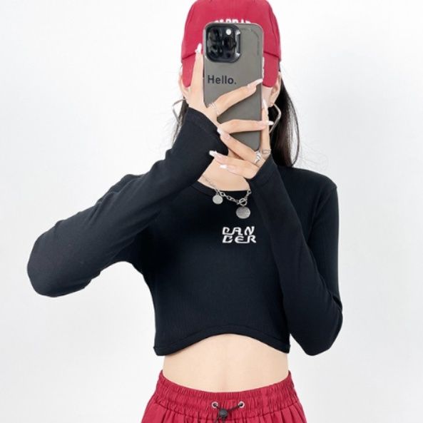 ダンス衣装 胸元ロゴ入りショート丈長袖トップス