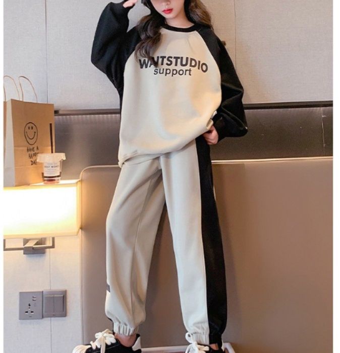 ダンス衣装 配色切替ロゴ入りトレーナーとジョガーパンツセット