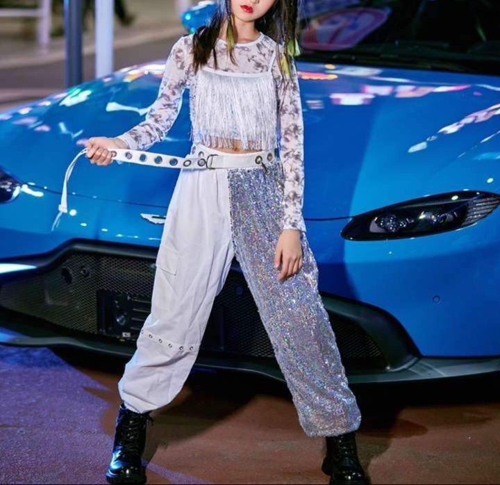 飾り付きキラキラキッズダンス衣装セットアップ