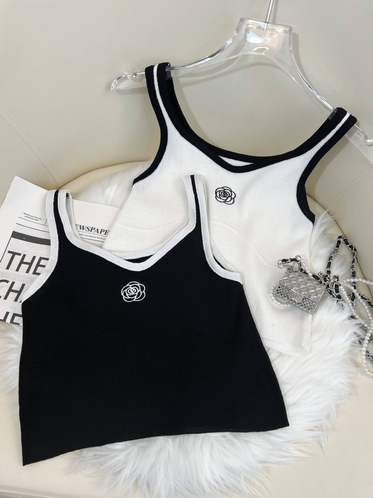 ダンス衣装 薔薇刺繍入りパイピング配色キャミソールトップス