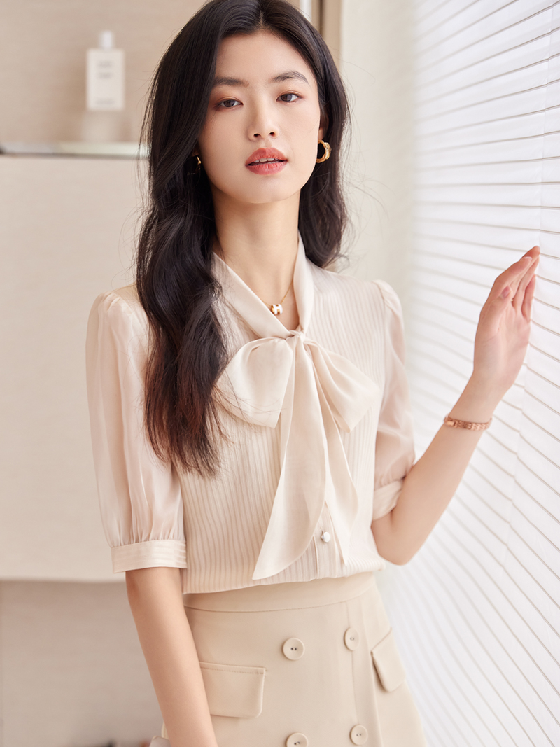 リボンブラウス 優美リボン タイ付きプリーツブラウス