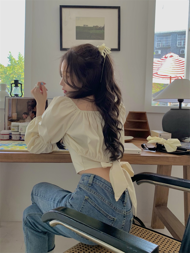 秋の新作 スクエアネック バックリボンブラウス