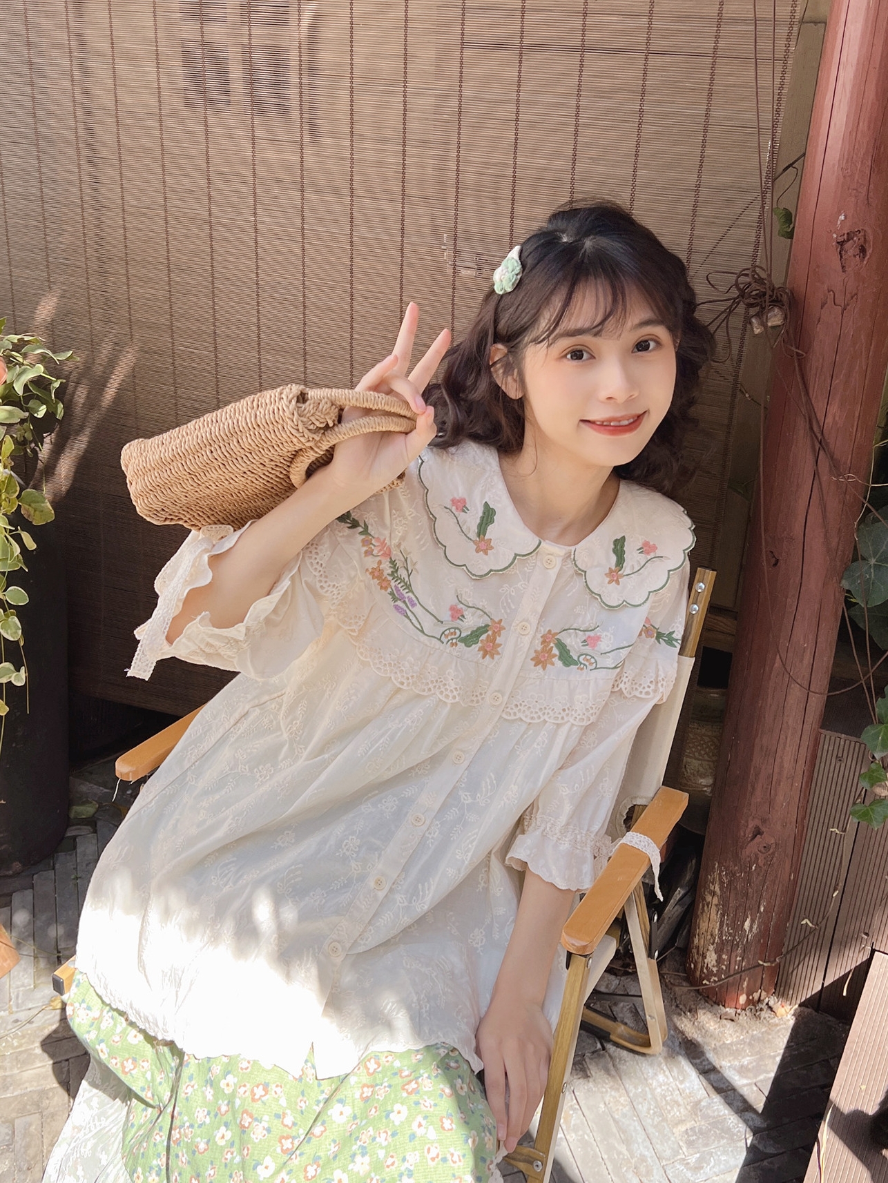 リボンブラウス 袖リボン 花刺繍フレア袖