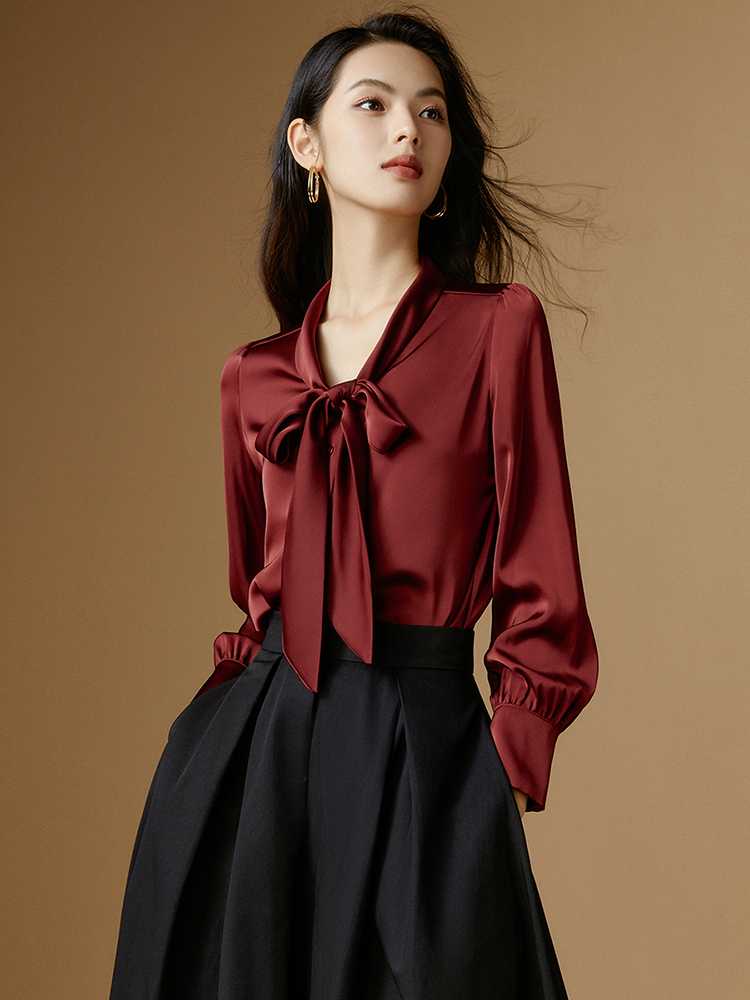 50代女性の品格を引き立てる！ボウタイブラウスコーデおすすめ5選