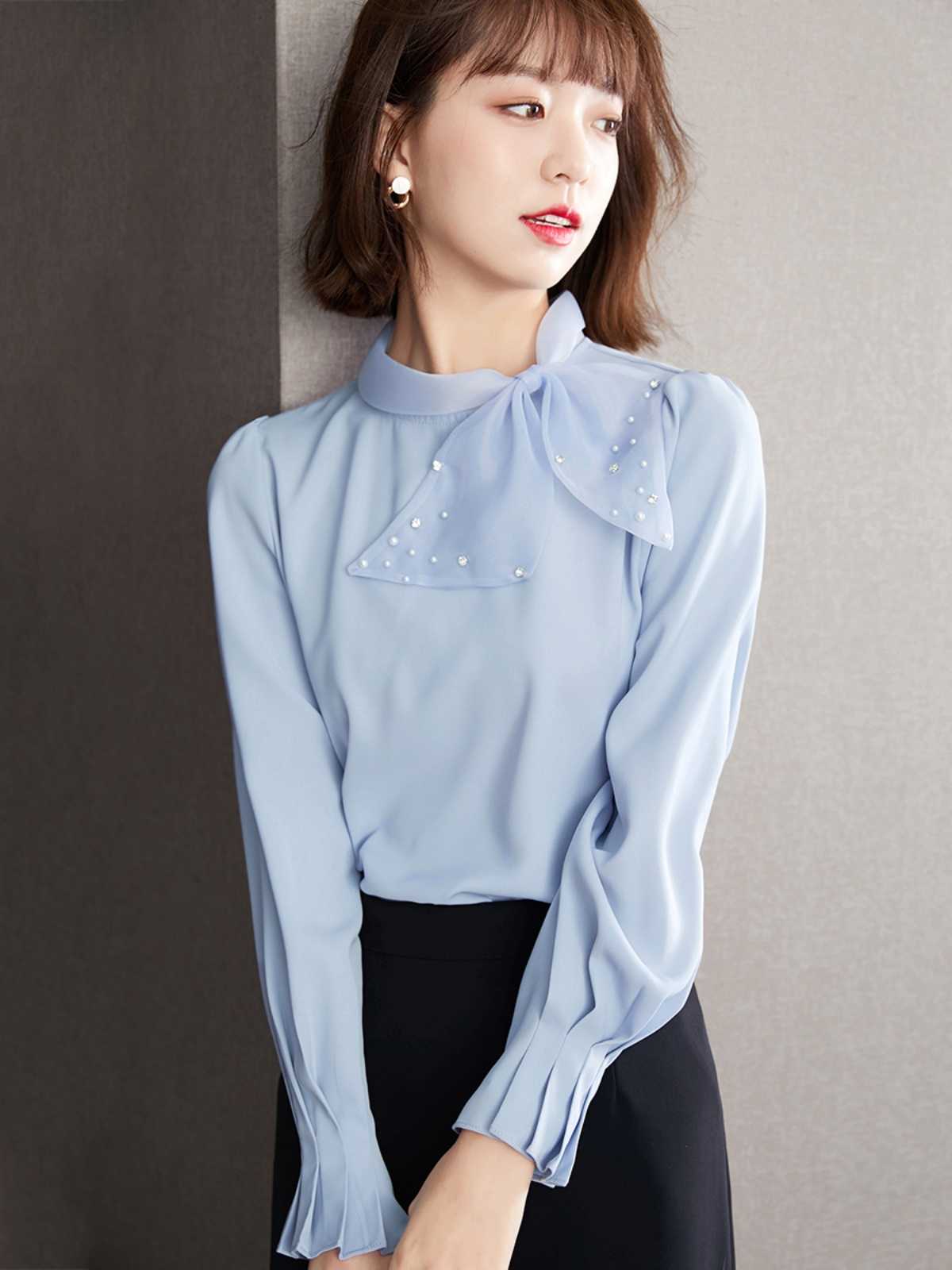 ハイネックで高見えスタイル！おすすめリボンブラウス5選