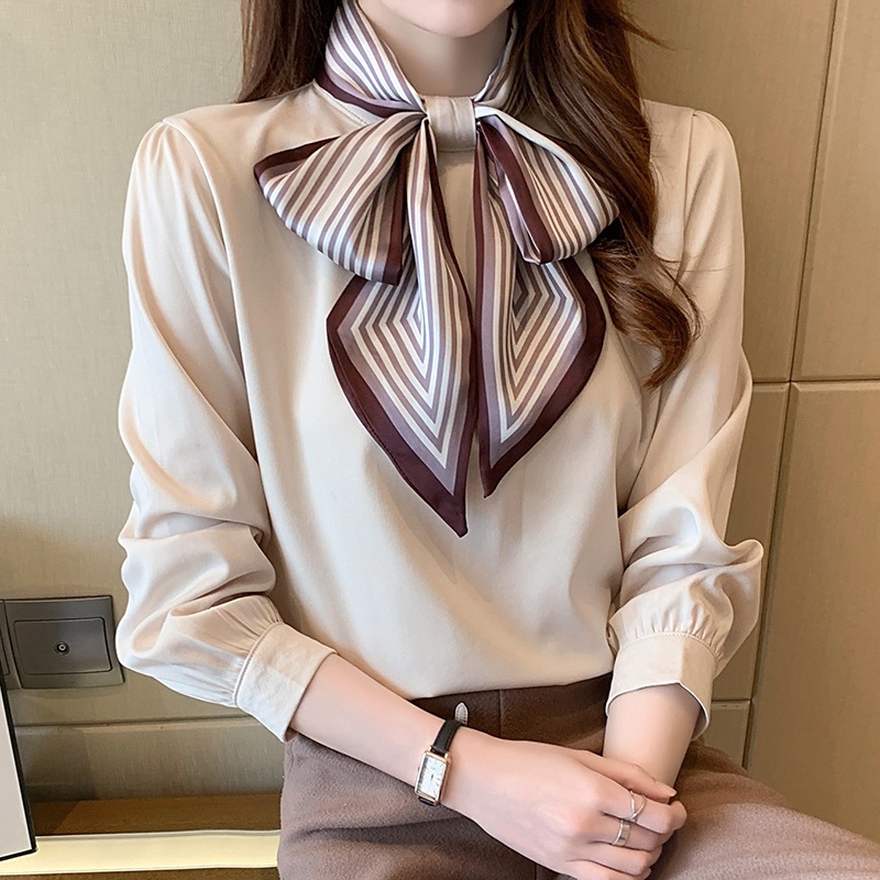 リボンブラウス 優美な縞模様ボウタイリボンブラウス