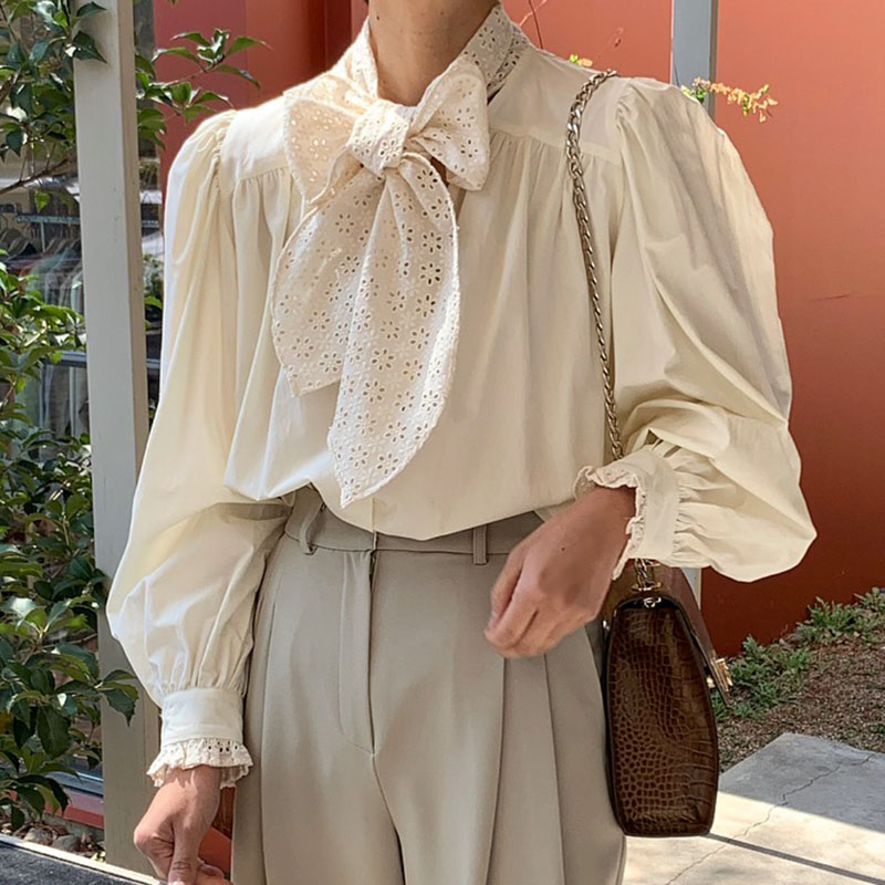 透かし彫り刺繍ボウタイリボンブラウス長袖