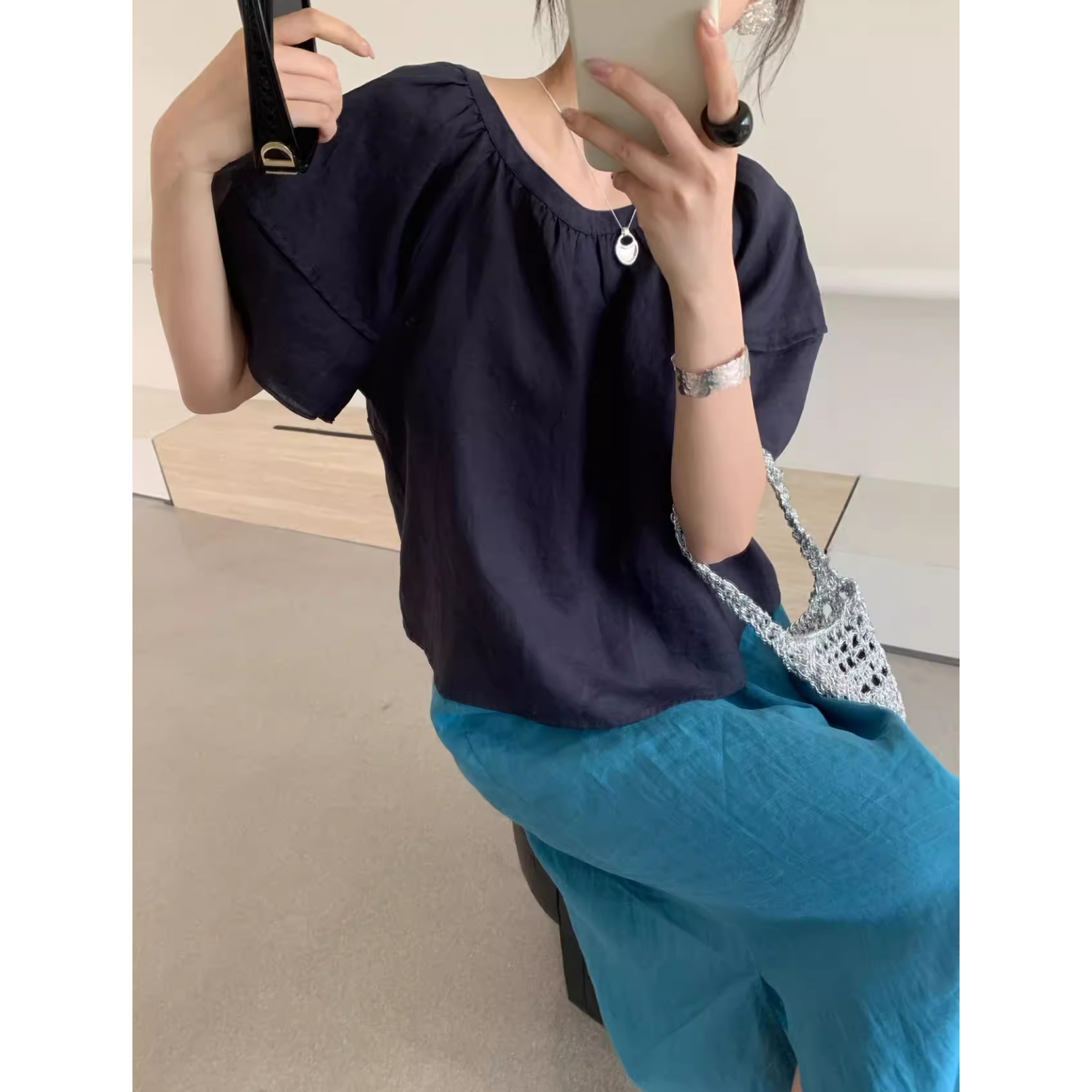 リボンブラウス バックリボン 優美な後ろ姿 二重リボンブラウス