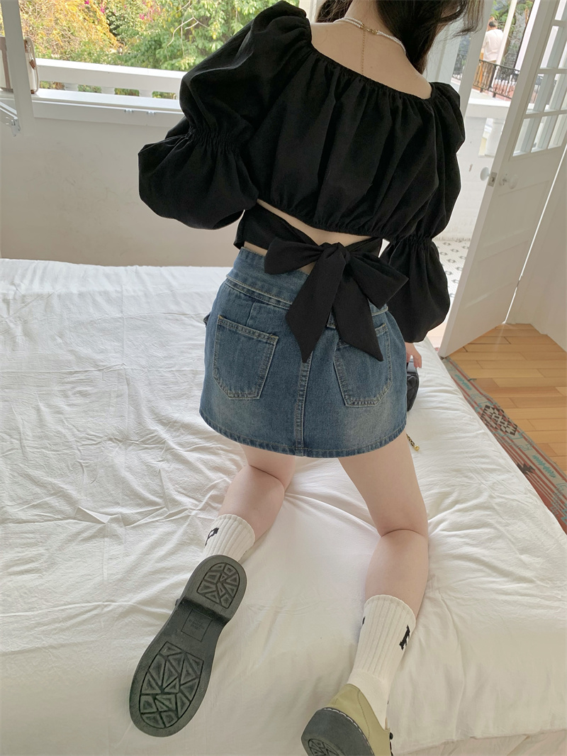 秋の新作 スクエアネック バックリボンブラウス