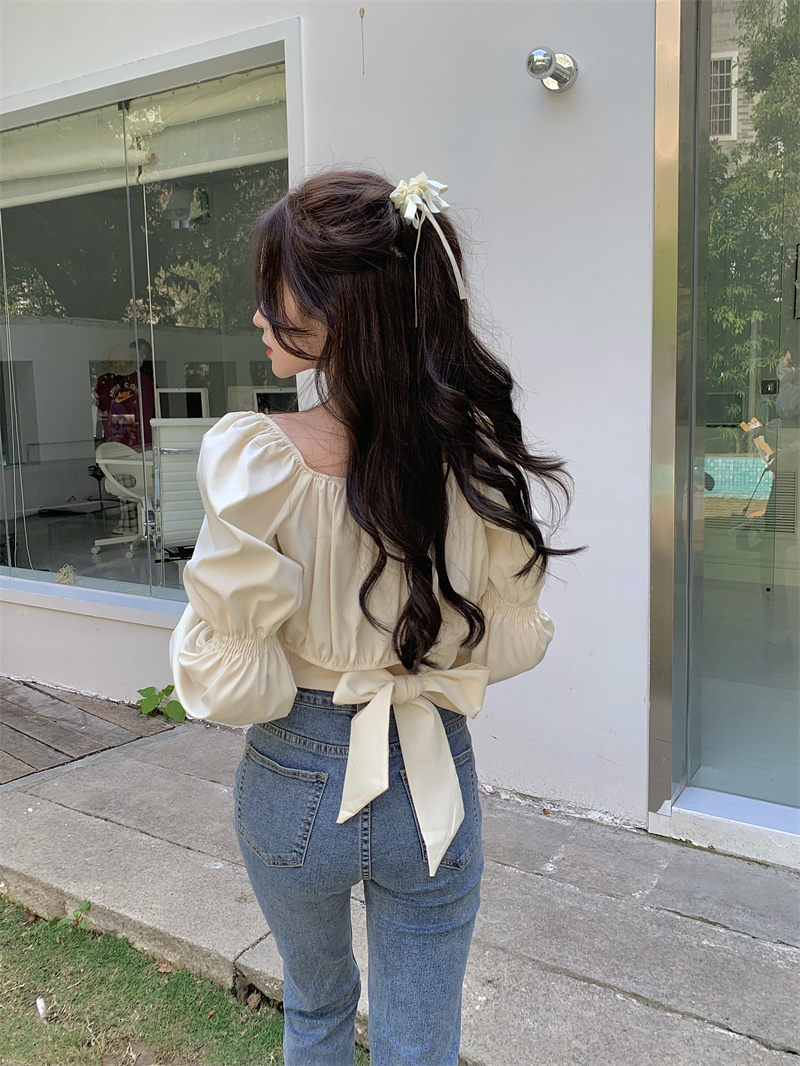 秋の新作 スクエアネック バックリボンブラウス