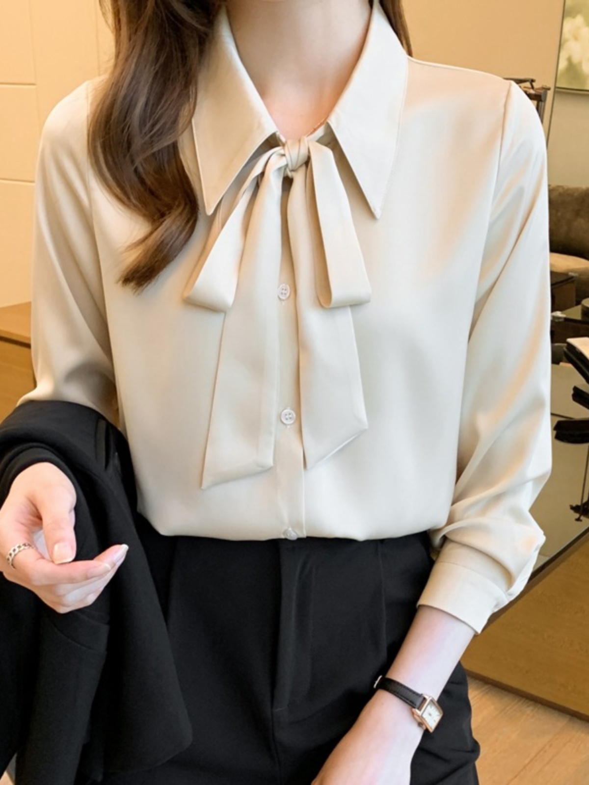 リボンブラウス スーツリボン 優雅な蝶結びリボンブラウス