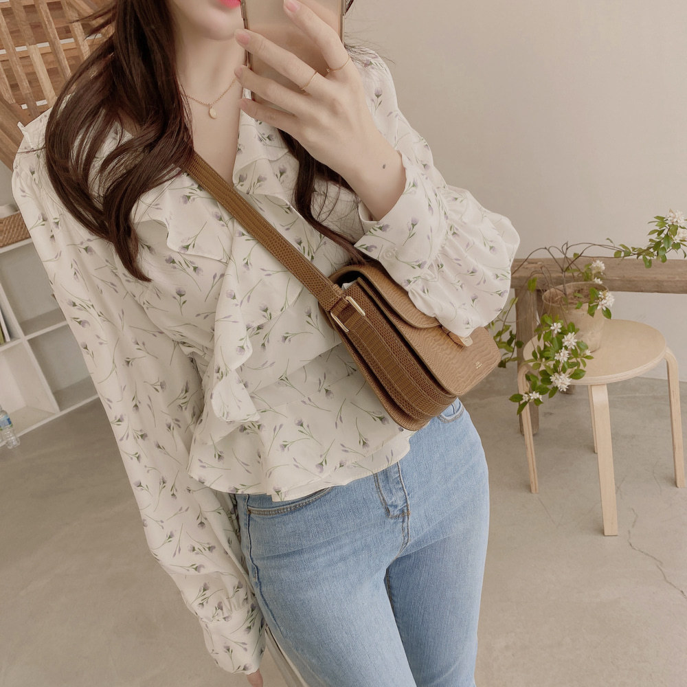 花柄深Vネックウエストリボンブラウス