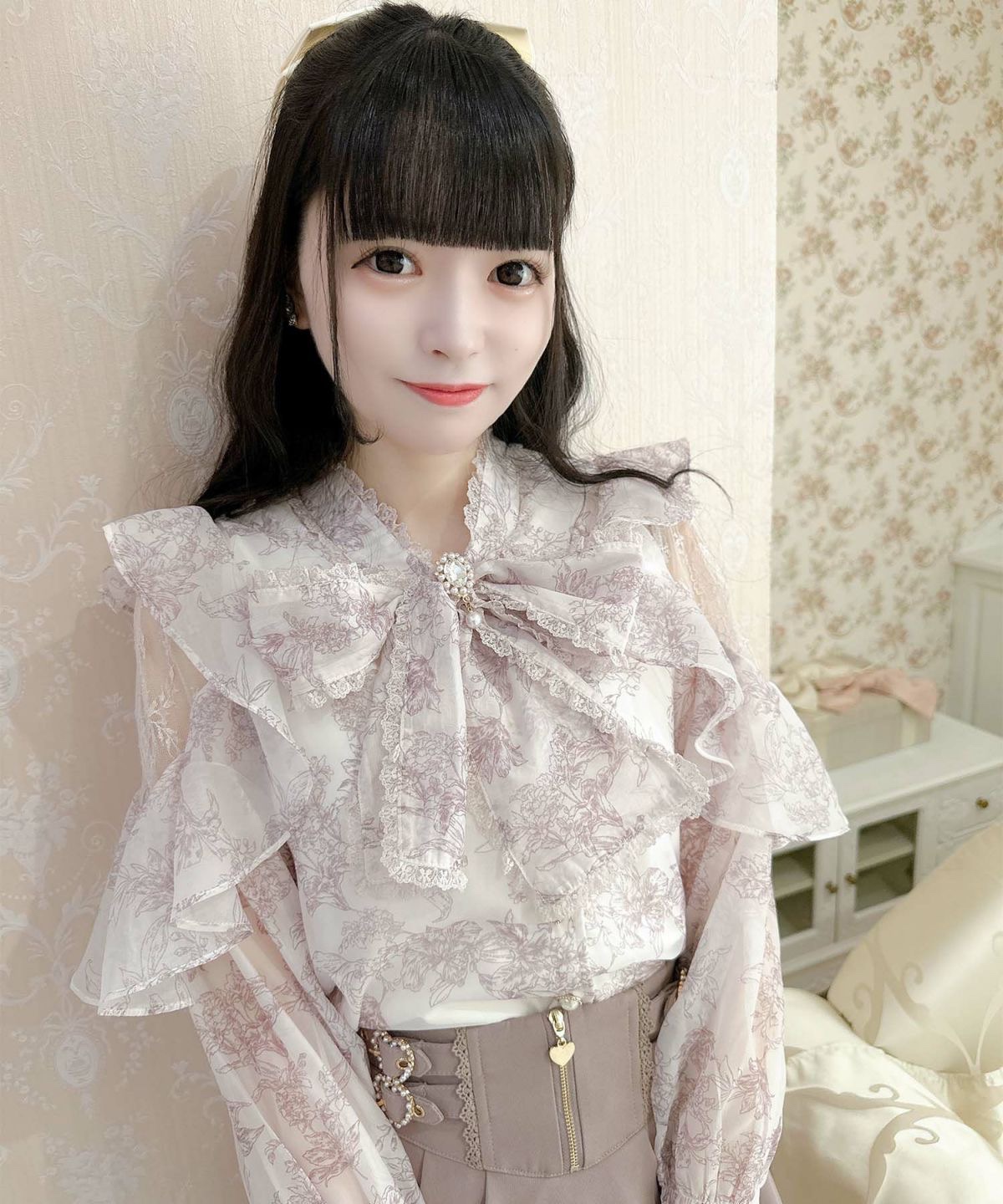 リボンブラウス ビックリボン 優美なフリルビックリボンブラウス