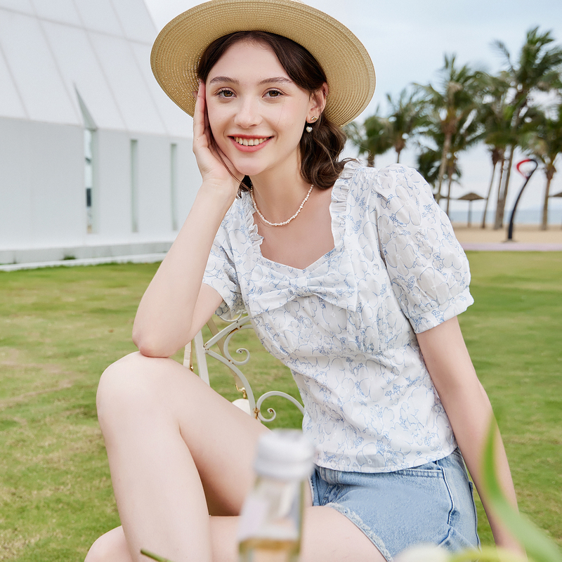 リボンブラウス 優美な胸元リボン付きパフスリーブブラウス
