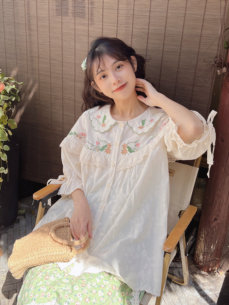 リボンブラウス 袖リボン 花刺繍フレア袖