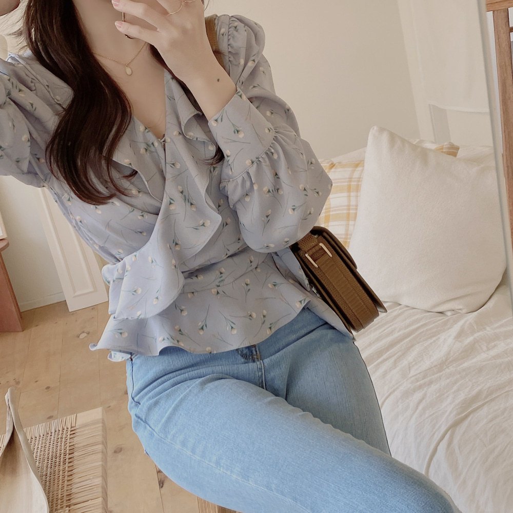 花柄深Vネックウエストリボンブラウス