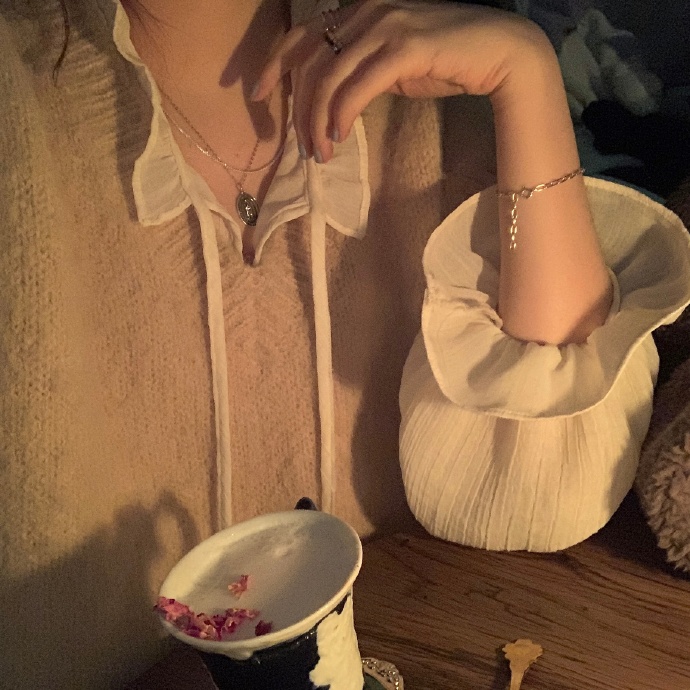 リボンブラウス ふんわりフリルネック長袖ブラウス通勤着回し