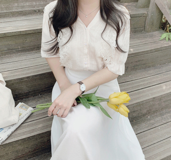 リボンブラウス 大人可愛い無地レースブラウス バルーンスリーブ バックリボン付き