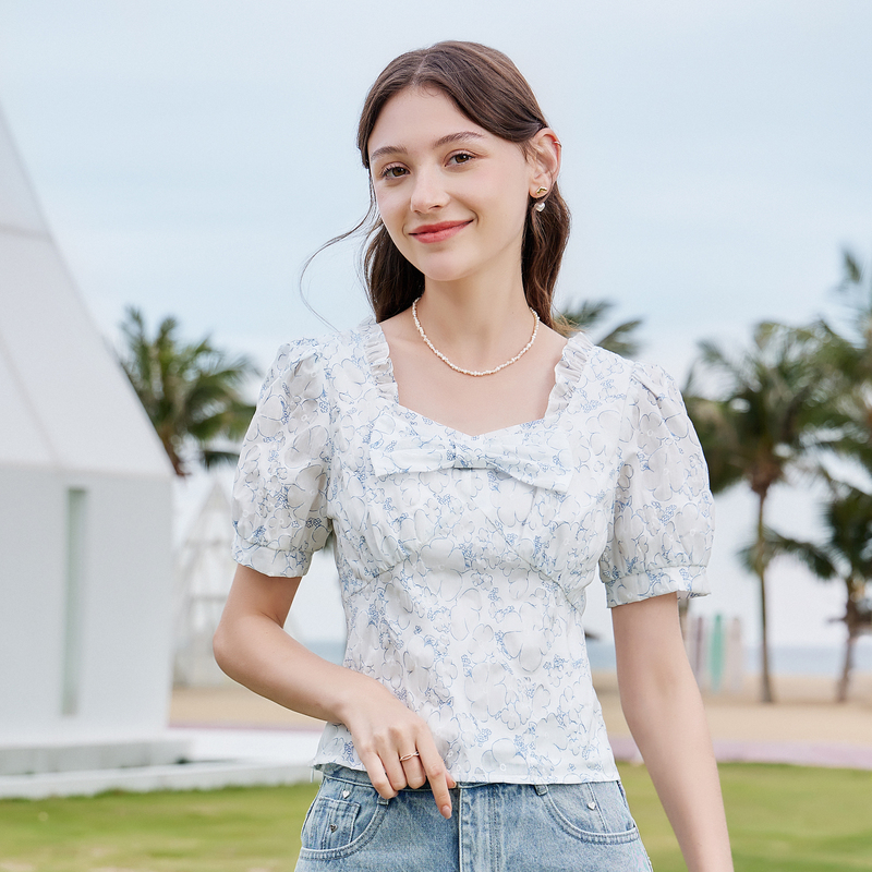 リボンブラウス 優美な胸元リボン付きパフスリーブブラウス