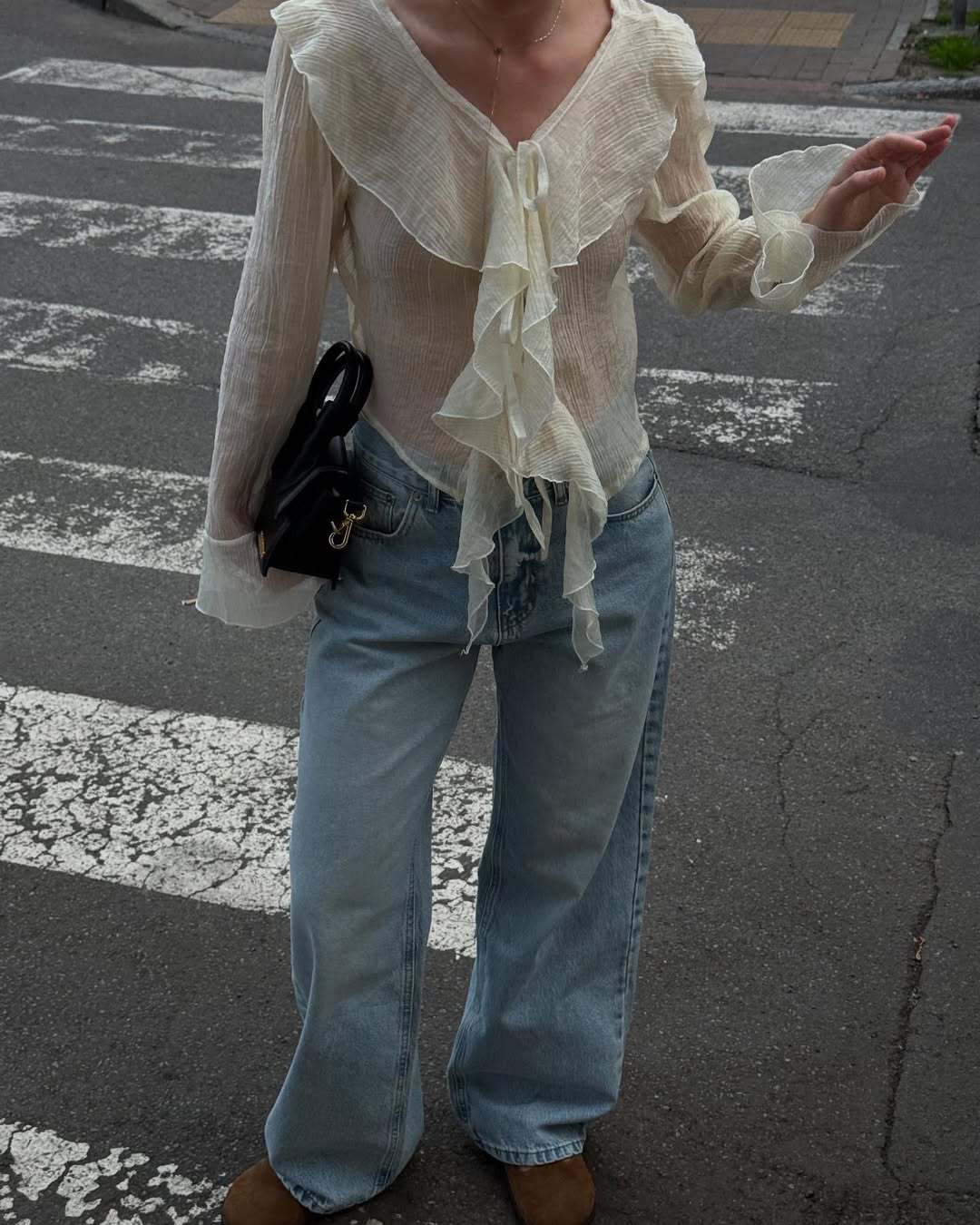 リボンブラウス 優美フリル袖リボンブラウス