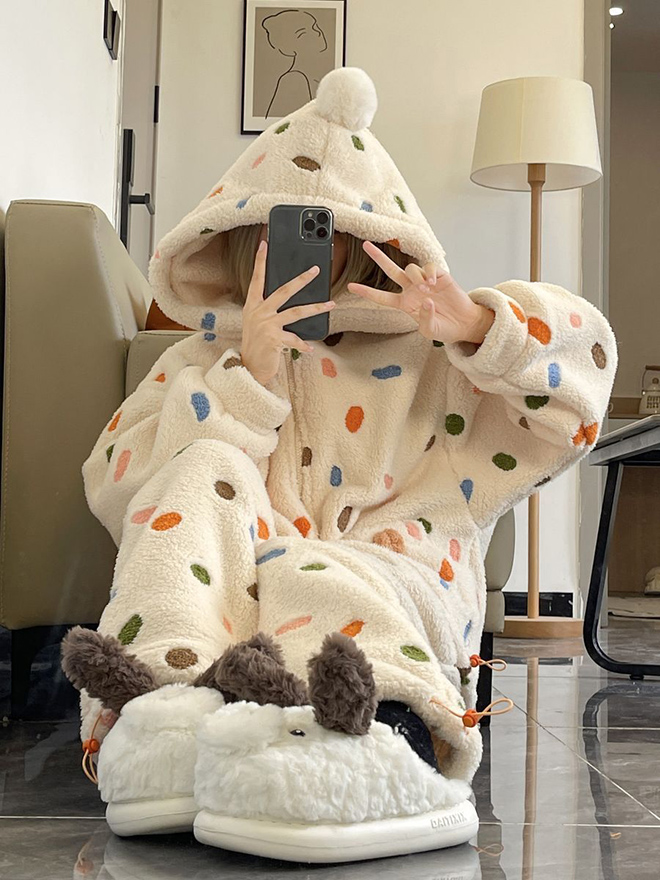 https://fulmo-img-server.com/roomwear-lab/13e6e960-d278-4bdf-b3c0-ec6c8a31fdef.jpg