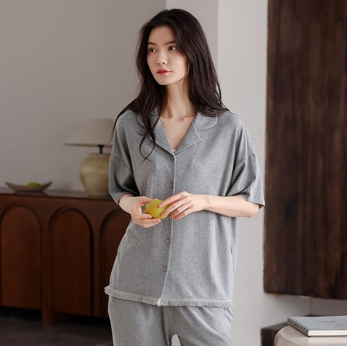 https://fulmo-img-server.com/roomwear-lab/1754180547060_ay5nqmv7_zzktglb2.jpeg