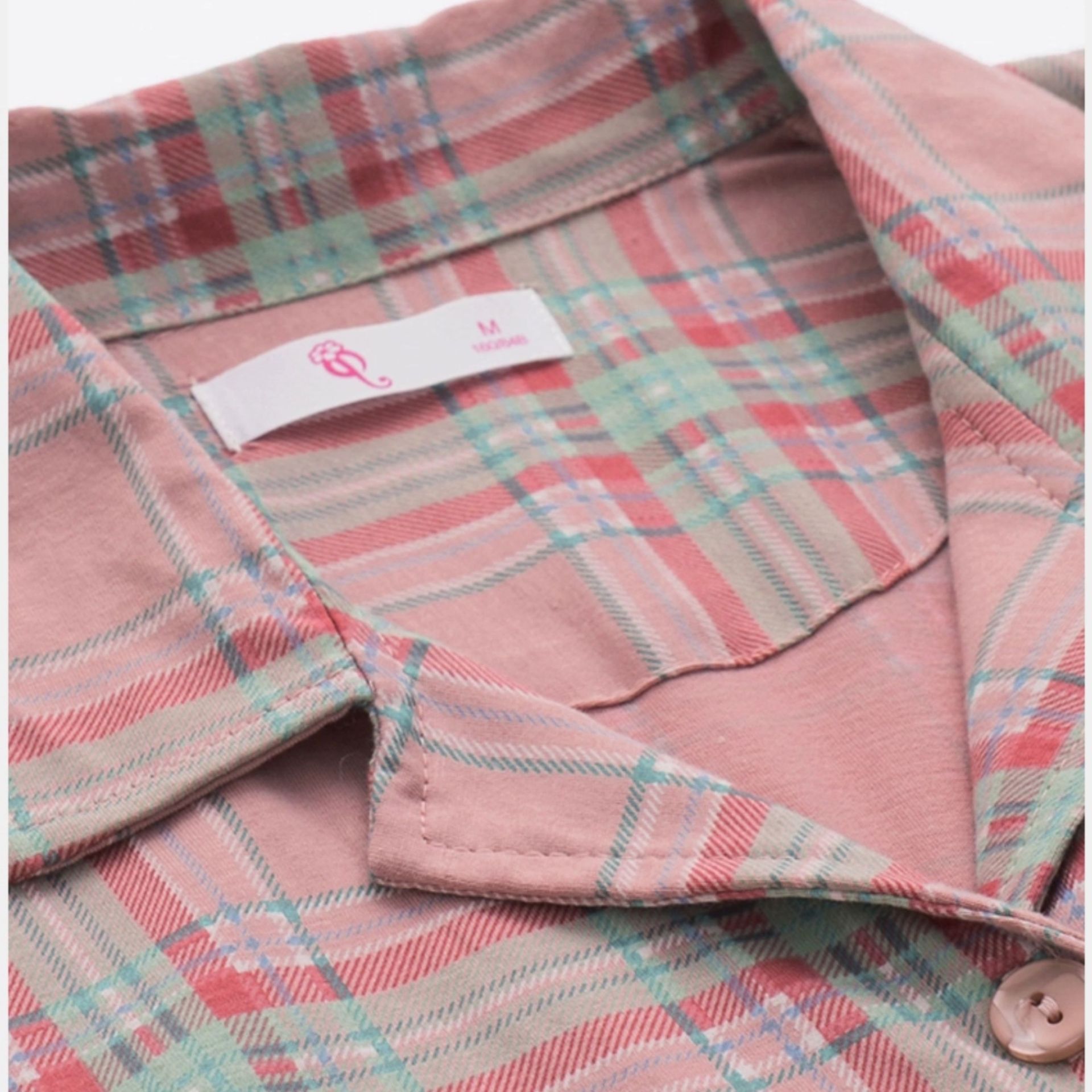 https://fulmo-img-server.com/roomwear-lab/1754181058701_qeaf15lw_ds0nd1xy.jpeg