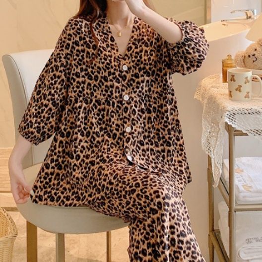 https://fulmo-img-server.com/roomwear-lab/1754182835068_phrs37cr_09ns7ala.jpeg