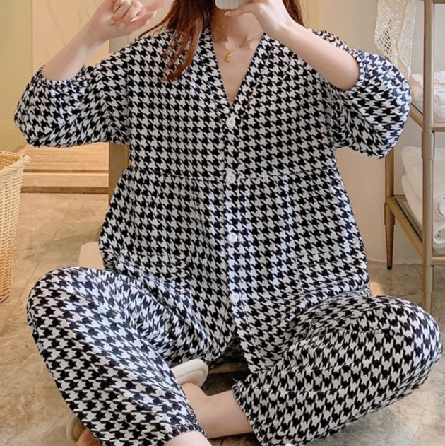 https://fulmo-img-server.com/roomwear-lab/1754182878875_7fl0bbwh_q3dxvn78.jpeg