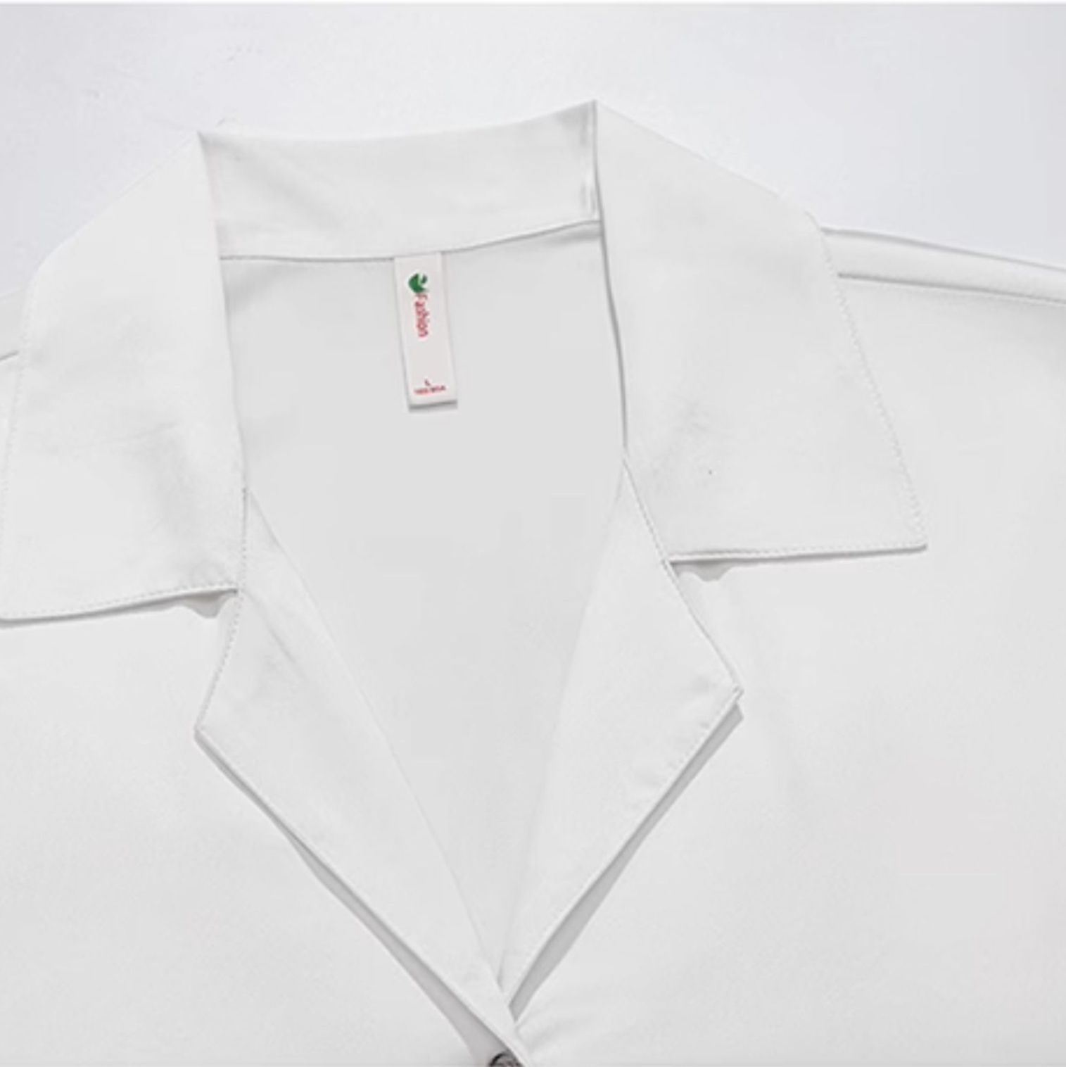 https://fulmo-img-server.com/roomwear-lab/1754198249411_pslj5ao9_g17ll7u7.jpeg