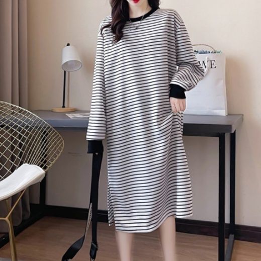 https://fulmo-img-server.com/roomwear-lab/1754200949111_jva4iqzb_57u0fsef.jpeg