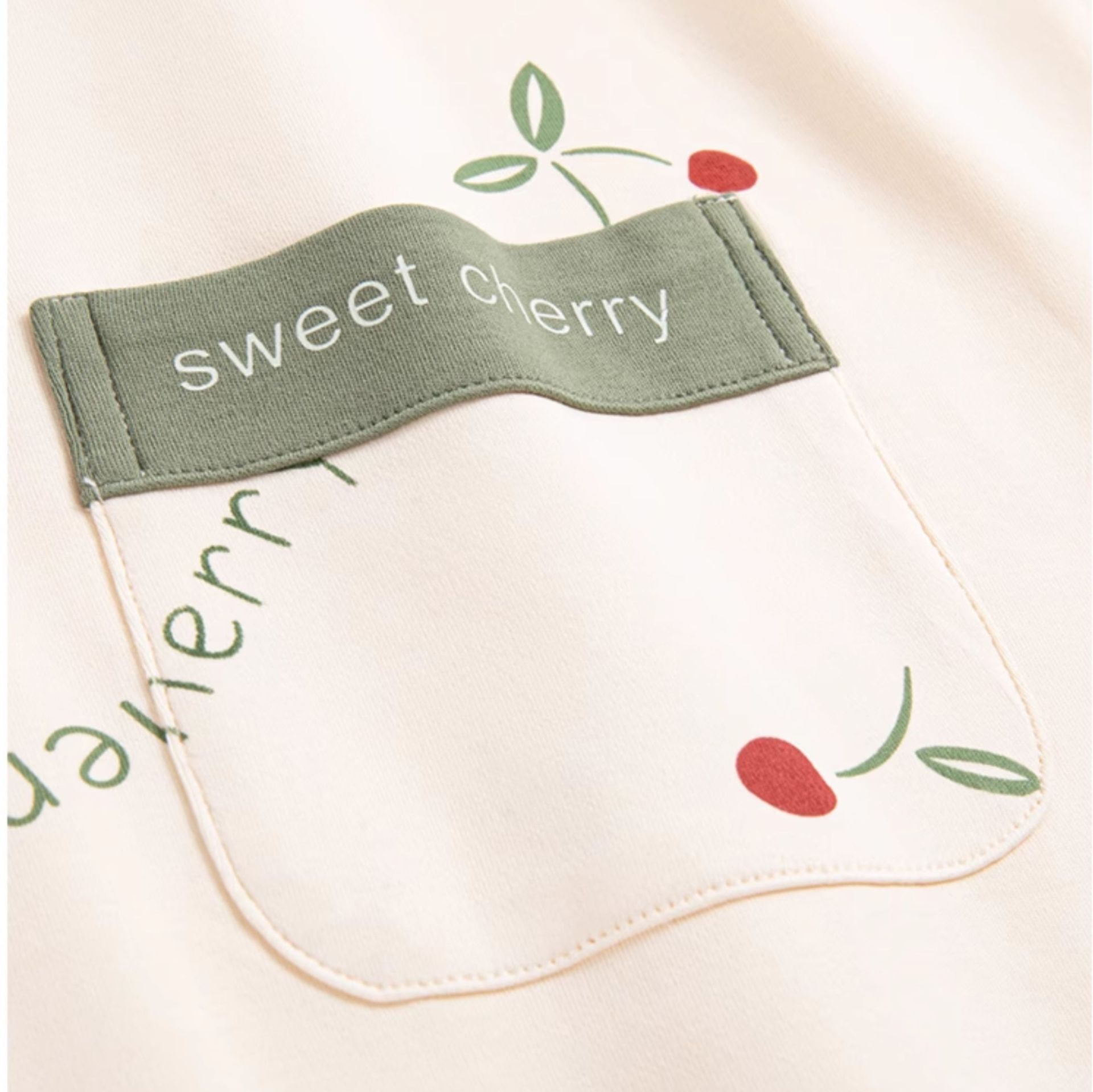 https://fulmo-img-server.com/roomwear-lab/1754202820439_skfutkhf_accvrgwk.jpeg