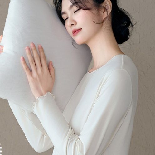 https://fulmo-img-server.com/roomwear-lab/1754207499672_vv1s05ip_v6ax5eor.jpeg